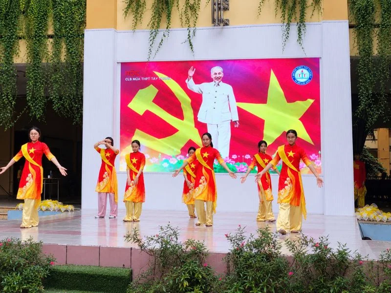 Đèn Led Mekong đồng hành cùng không gian sự kiện trường